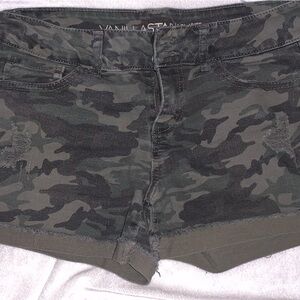 Women’s Army Fatigue Shorts- Size 7